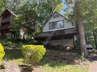 8439 Lake Dr, Snellville, GA 30039