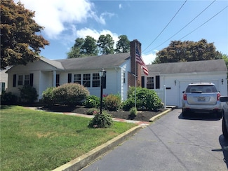81 Coomer Ave, Warren, RI 02885