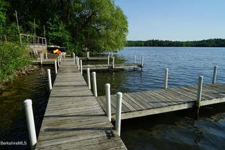 14 Mahkeenac Terrace, Stockbridge, MA 01262