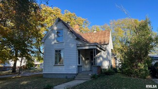 1200 S 4th St, Pekin, IL 61554