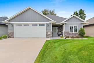 2592 Farmington Way Unit 17, Suamico, WI 54313