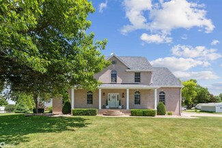 106 Lofgren Dr, Mediapolis, IA 52637