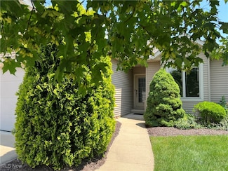 1321 Meadowbrook Dr Unit 31, Dover, OH 44622