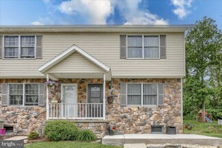 1817 Lakeside Dr, Middletown, PA 17057