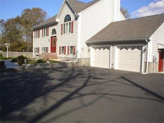 32 Charity St, South Dartmouth, MA 02748