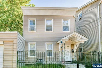 90-92 N 3rd St, Paterson, NJ 07522