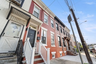 39 Emmet St, Newark, NJ 07114