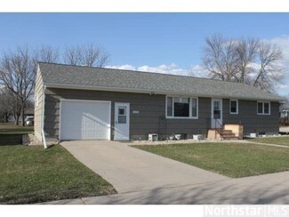 409 Hall St, Stewart, MN 55385