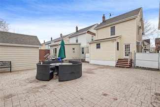 8921 Aubrey Ave, Glendale, NY 11385