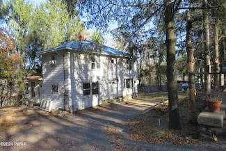 243 Bellemonte Ave, Hawley, PA 18428