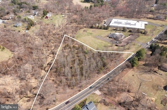 668 Durham Rd, Newtown, PA 18940
