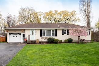 41 Crest Hill Dr, Rochester, NY 14624
