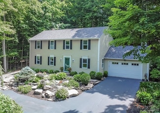 111 Woodberry Ln, Fayetteville, NY 13066