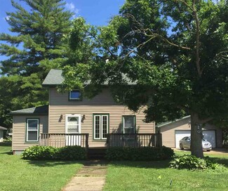 138 South St, Fall River, WI 53932