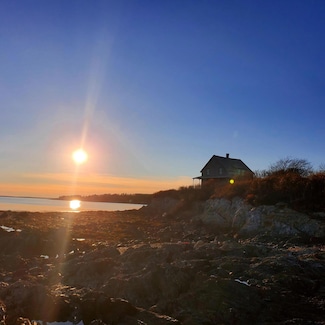 205 Beach Rd, Portland, ME 04019