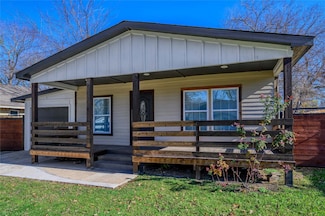 1025 S Willow St, Sherman, TX 75090