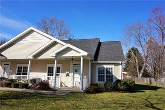 211 1/2 S Pittsburgh St, Zelienople, PA 16063