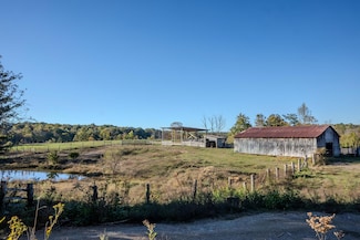 2820.5 New Fox Rd, Irvine, KY 40336