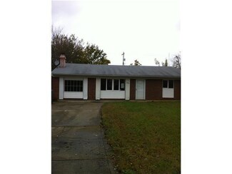 2830 Lake Park Dr, Columbus, OH 43232