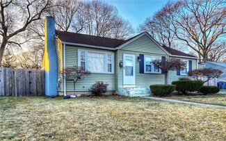 43 Capron Farm Dr, Warwick, RI 02886