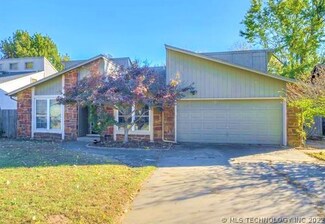 142 W M St, Jenks, OK 74037