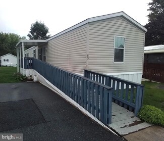 83 Willow Dr, Ephrata, PA 17522