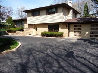 6N375 Fairway Ln, Itasca, IL 60143