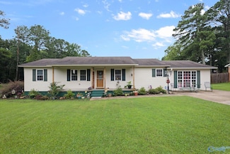2272 Hillview St NW, Hartselle, AL 35640