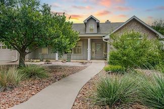 605 Lupine Ln, Fredericksburg, TX 78624