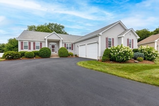 11 Deirdre Cir, Rehoboth, MA 02769