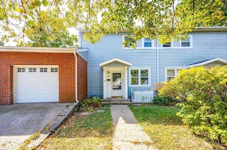 5 Briarwood Ln, Cincinnati, OH 45218