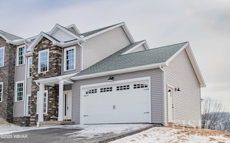 53 Wisteria Ln, Williamsport, PA 17701