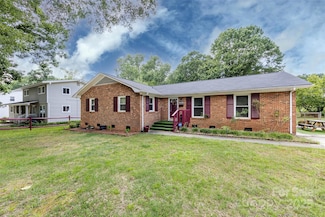 6421 Hidden Forest Dr, Charlotte, NC 28213
