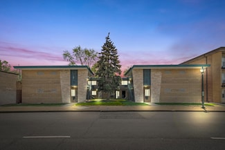 3011 W 87th St, Evergreen Park, IL 60805