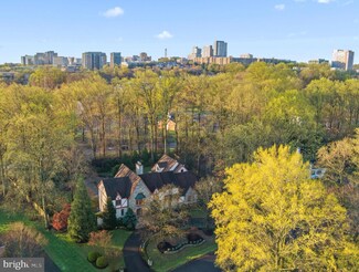 1311 Summerwood Ct, McLean, VA 22102