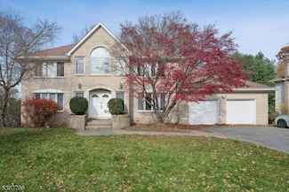 33 Continental Rd, Morris Plains, NJ 07950