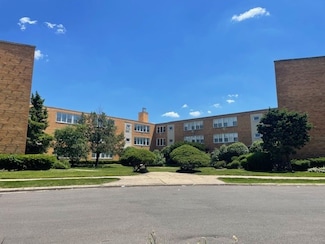 7533 N Maplewood Ave Unit 12C, Chicago, IL 60645