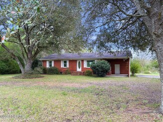 141 Cooper Ln, Rose Hill, NC 28458