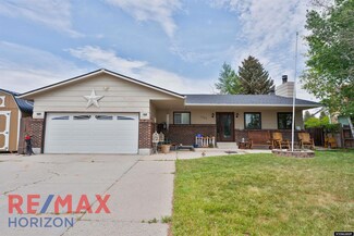 1003 Laredo Dr, Douglas, WY 82633