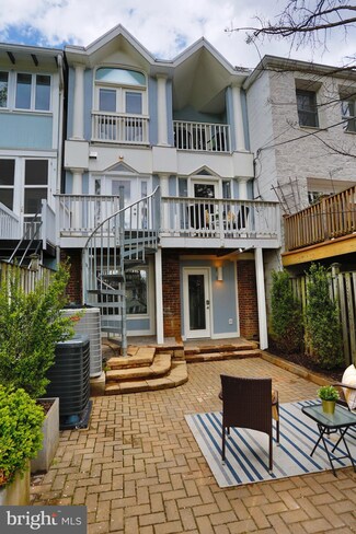 3816 T St NW, Washington, DC 20007