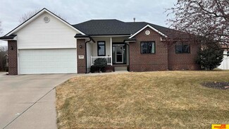 2709 Sunburst Dr, Fremont, NE 68025