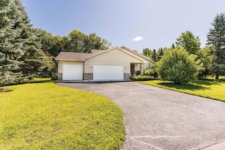 2740 Le Homme Dieu Heights NE, Alexandria, MN 56308