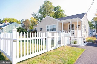 40 Tinker Dr, Mount Holly, NJ 08060
