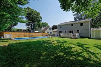 53 Beacon Rd, Glenmont, NY 12077