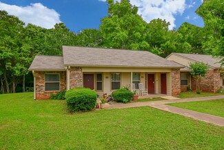 1308 Jacksonville Dr, Jacksonville, TX 75766