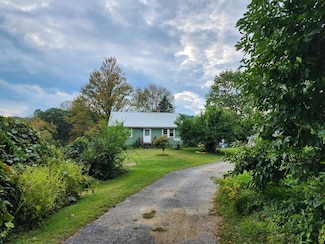 694 Main St, Harwich, MA 02645