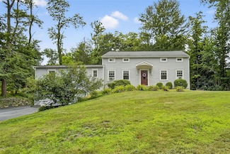 7 Terra Nova Dr, Hopewell Junction, NY 12533