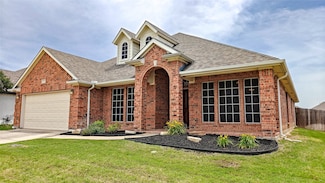 10252 Red Bluff Ln, Fort Worth, TX 76177