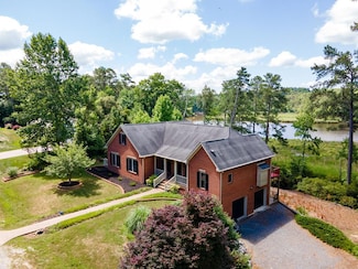 810 Steamboat Ln, Heathsville, VA 22473