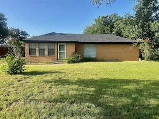 1121 E Coke St, Hamilton, TX 76531